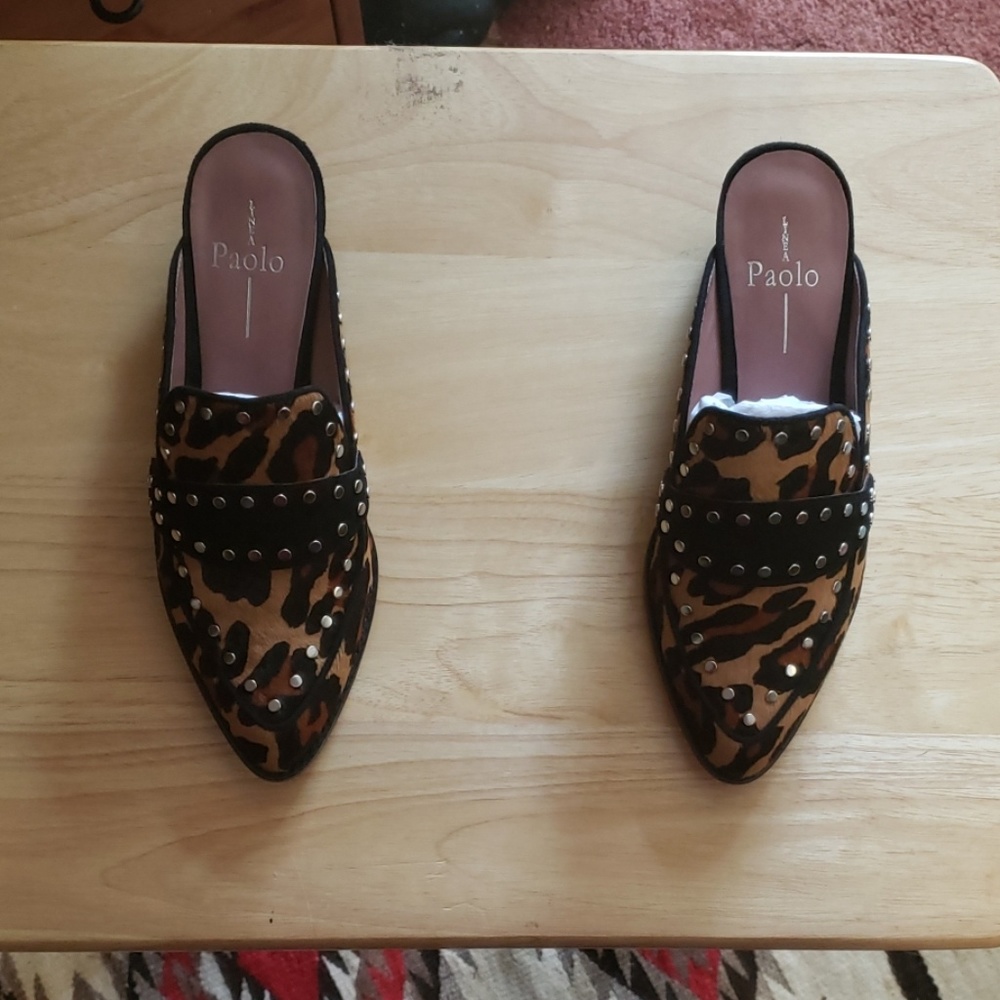 Black leopard with studs